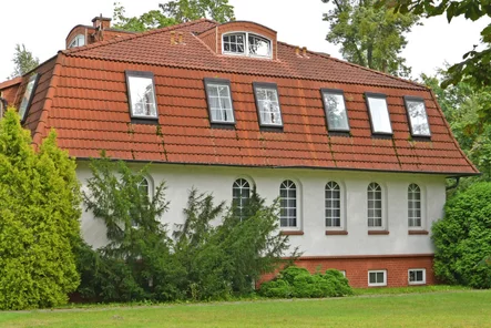 manzardový typ strechy na dome